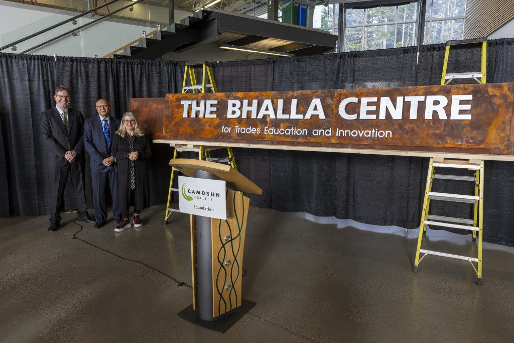 Bhalla Centre signange