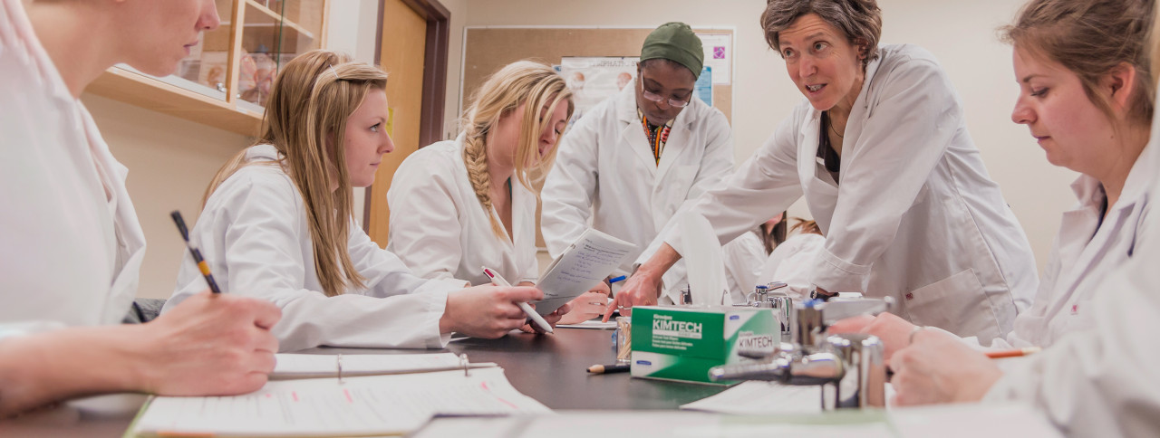 ADsci students in science lab