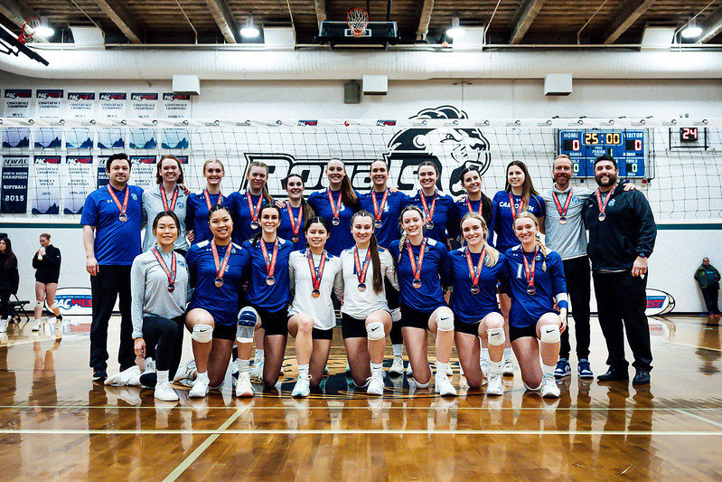 Women's volleyball win PACWEST bronze